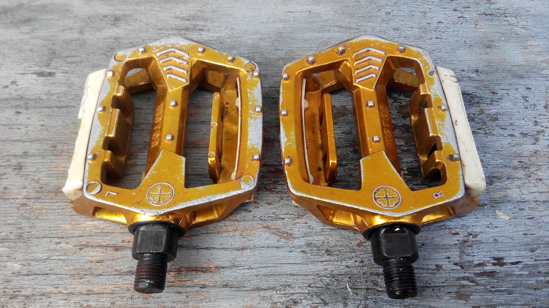 3. Pedale VP Victor gold bmx