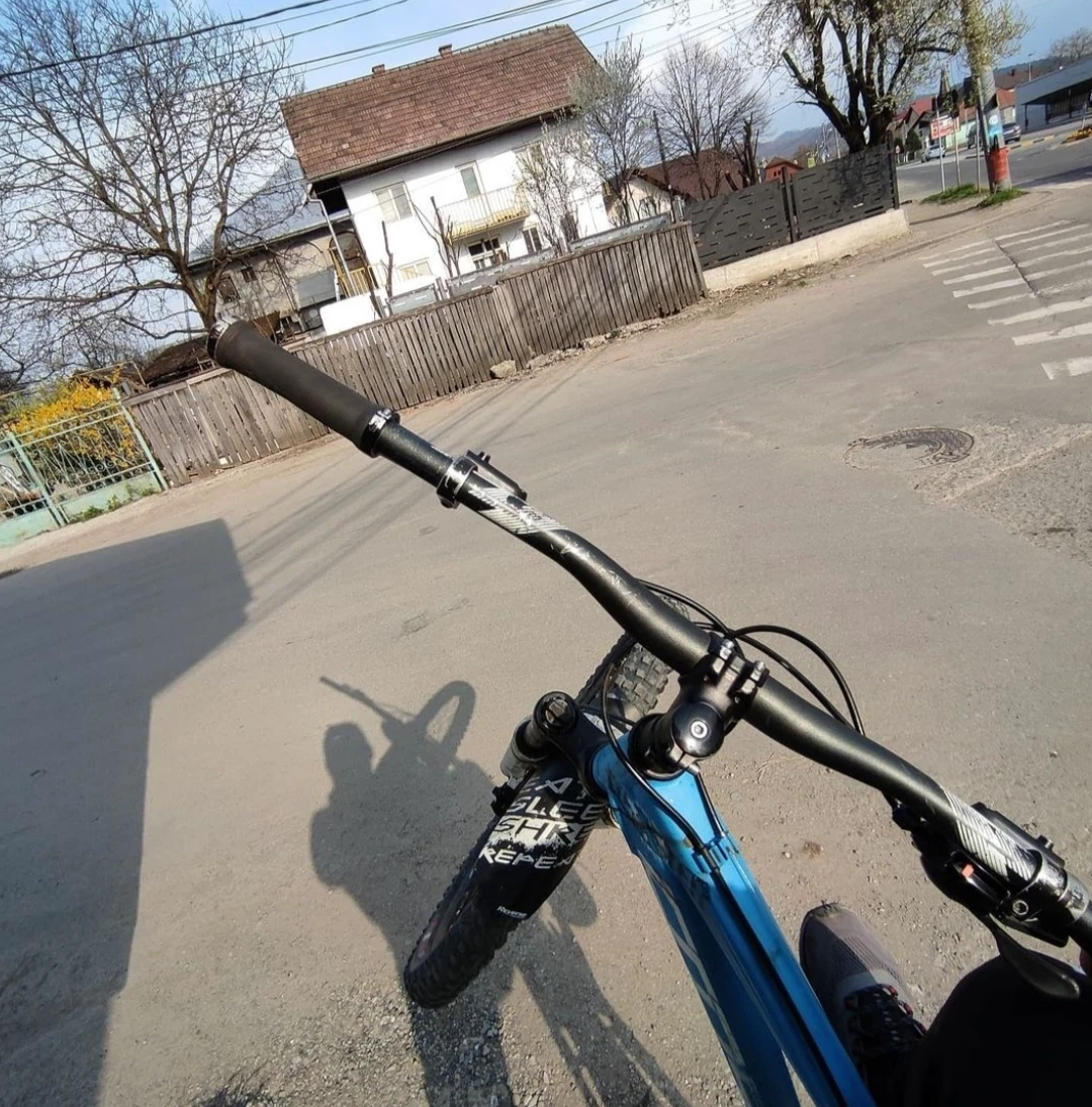 1. Vand cross dexter