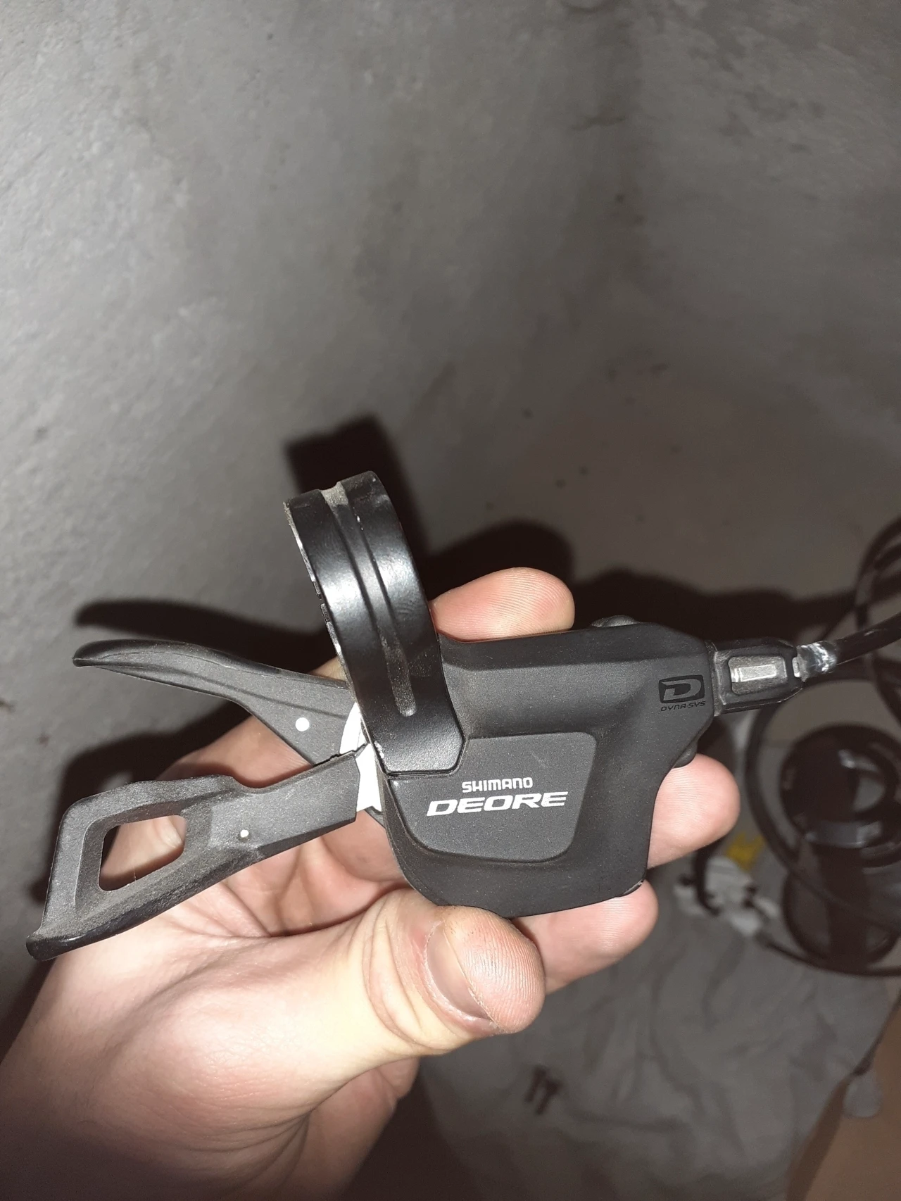 1. Maneta 10v Shimano Deore