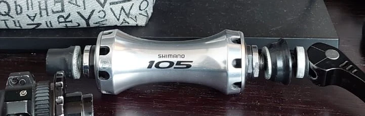 1. Butuc Shimano 105 -16 spite