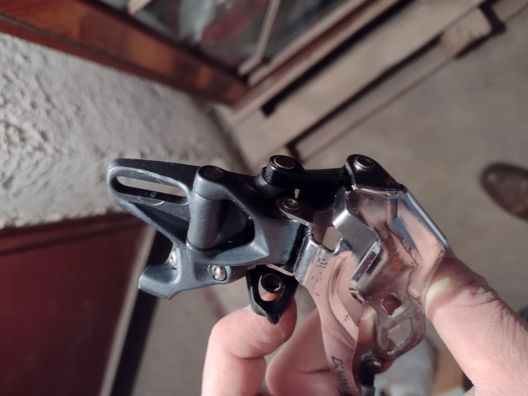 2. Schimbător sram x7 de foi