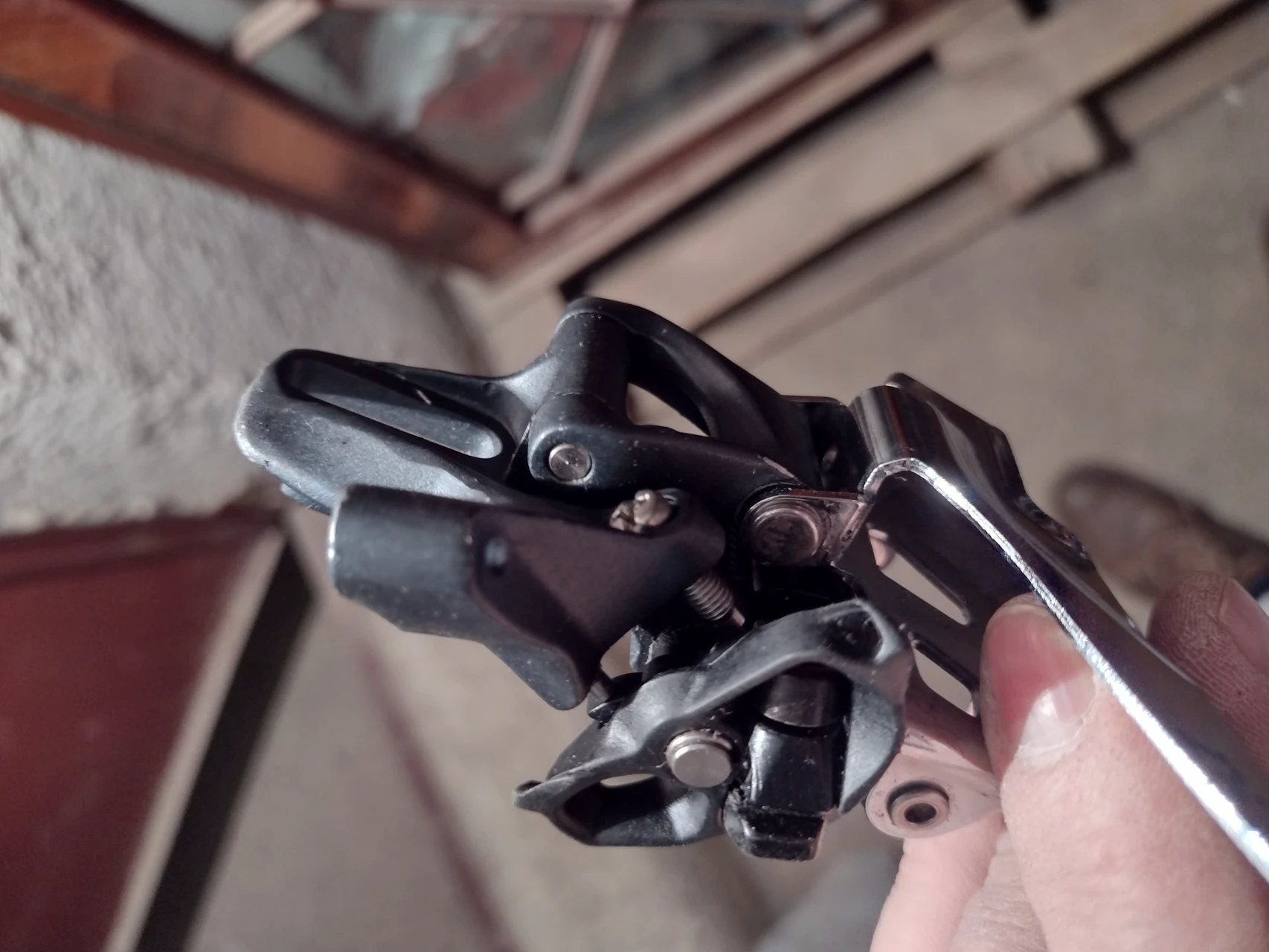 1. Schimbător sram x7 de foi