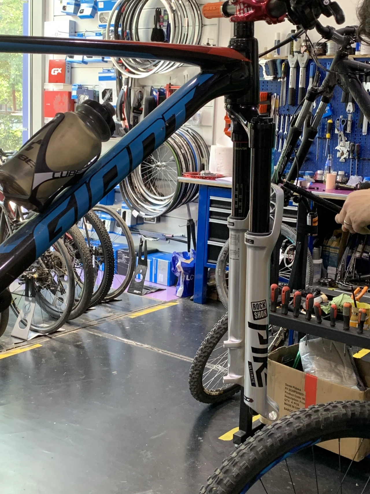 1. Rockshox Pike Ultimate RC2 29" boost 2021 Gloss Silver