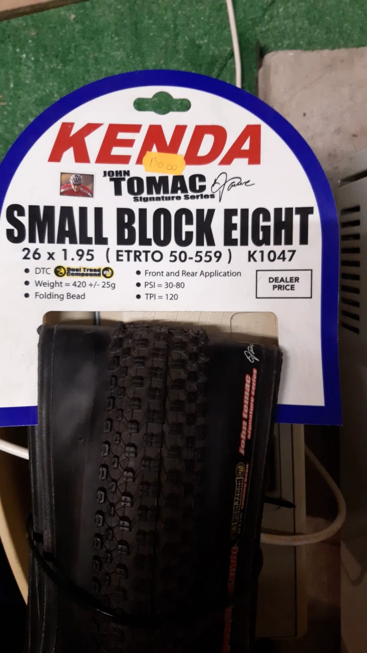 2. Kenda Small Block Eight Foldabil John Tomac Signature 26x1.95