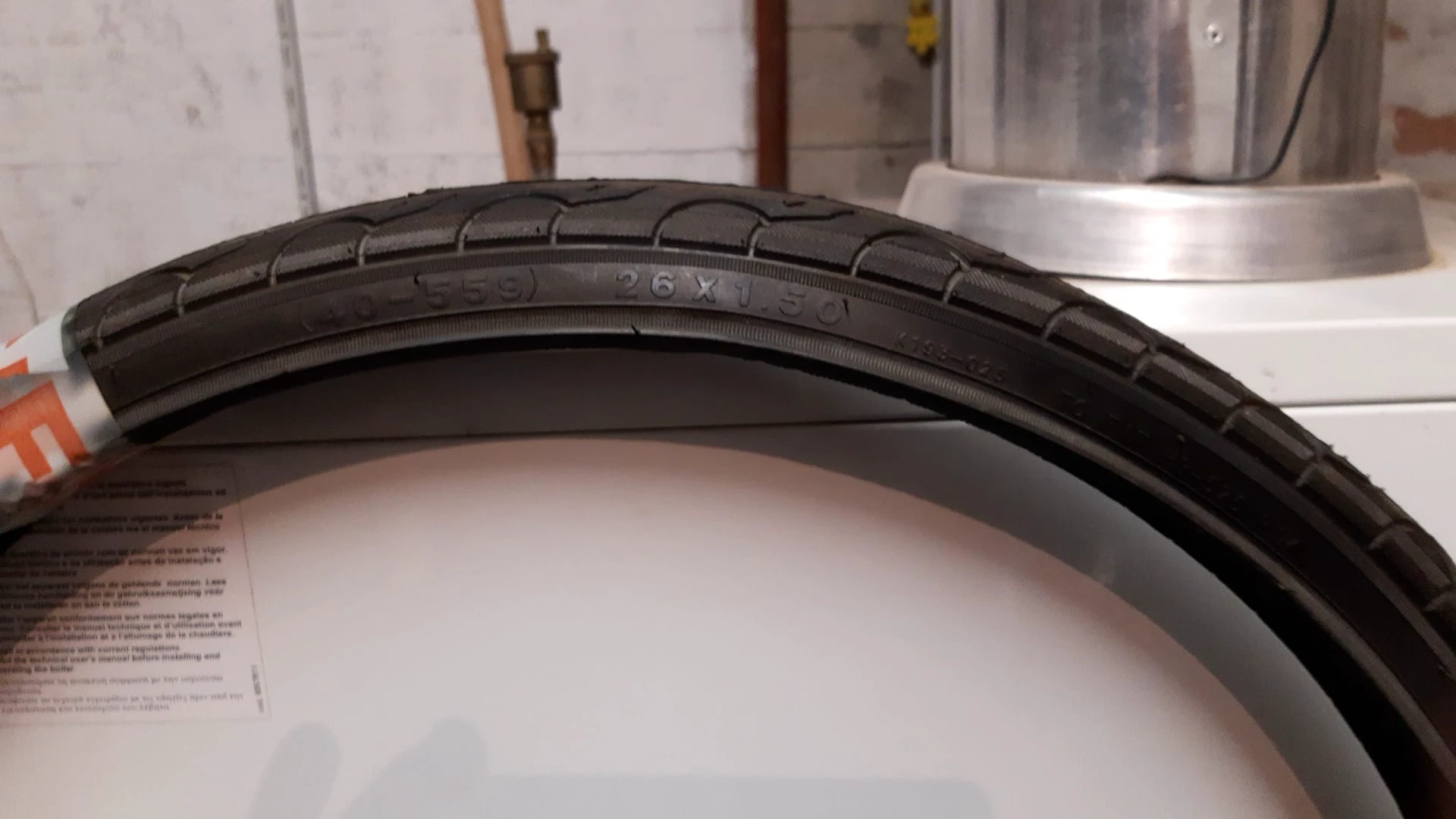 2. Kenda Multitrack Sport Sarma 26x1.50