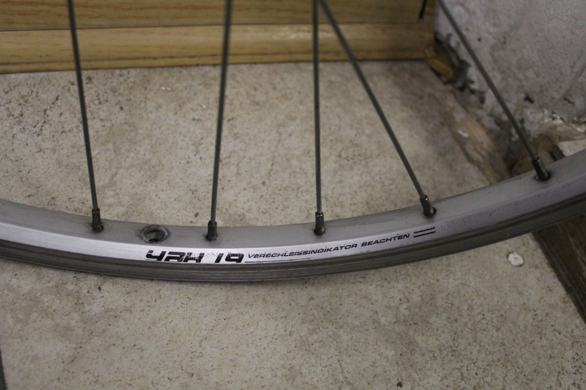 1. Roata Yah 19 fata 26" cod:099