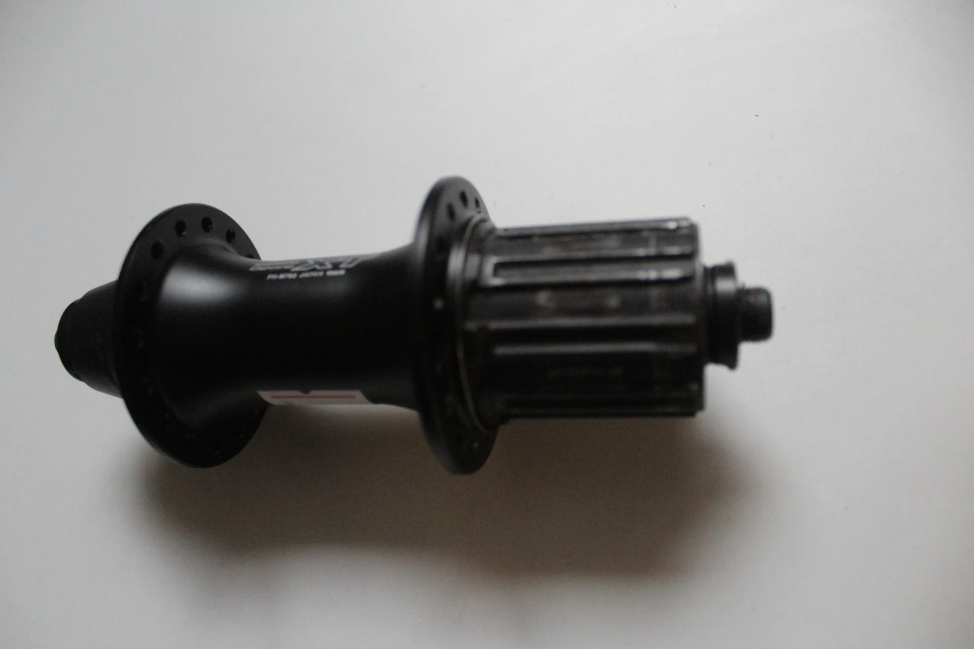 1. Butuc Shimano Deore XT
