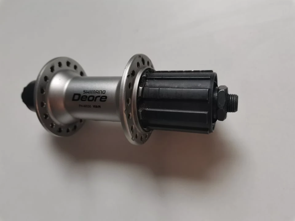 1. Butuc spate Shimano Deore