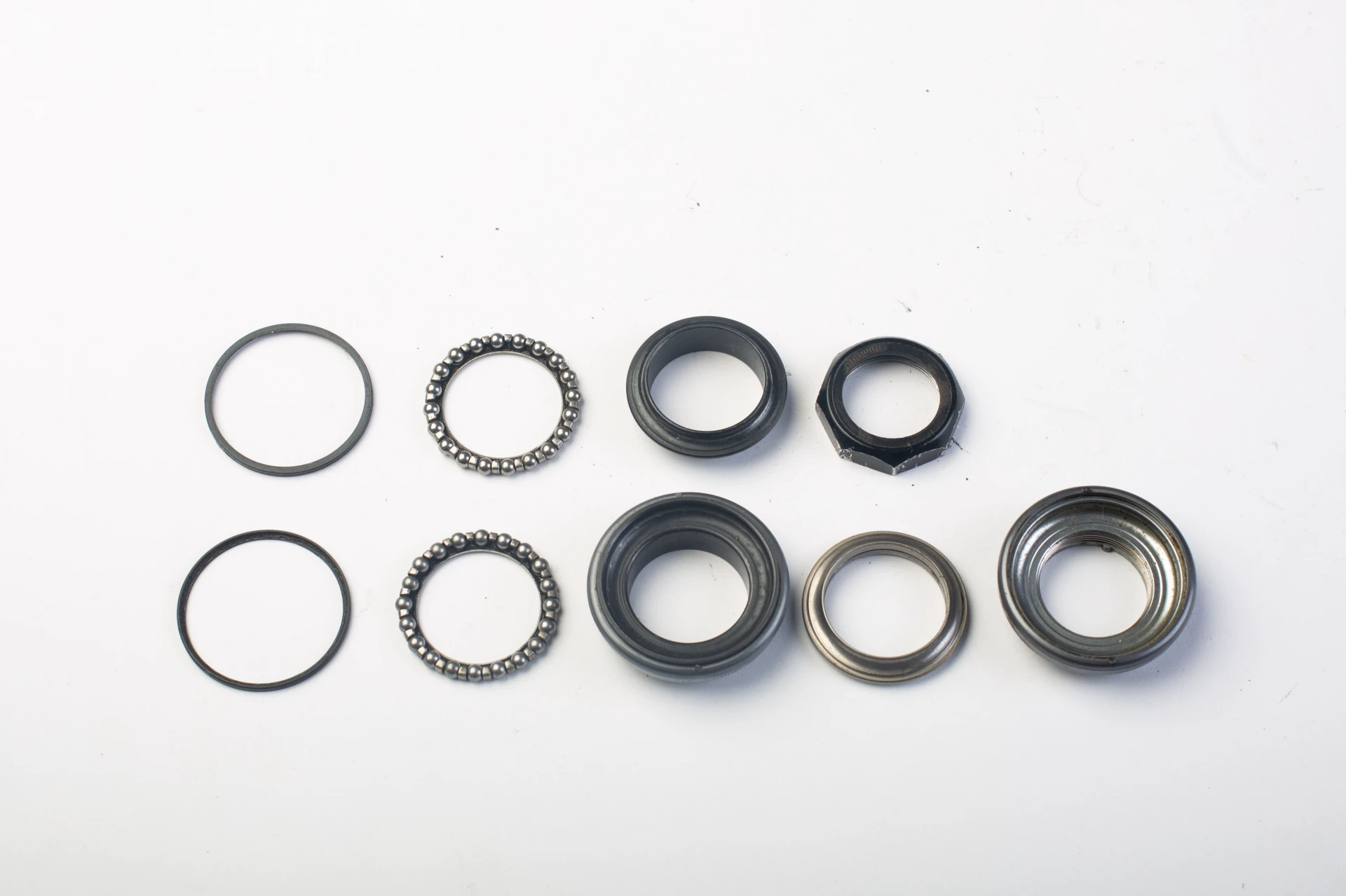 1. Set cuvete Shimano 105 filet 1" cursiera