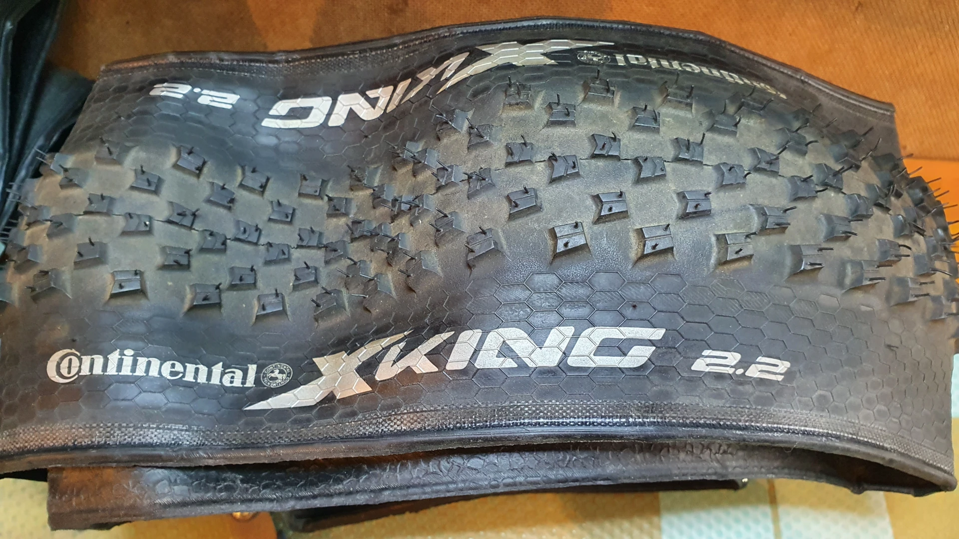 1. Vand cauciuc/anvelopa Continental X King 2.75, 2.2
