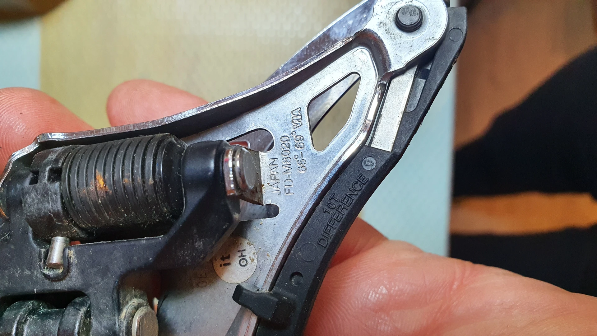 1. Vand schimbator/deraior/derailleur shimano XT FD-M8020