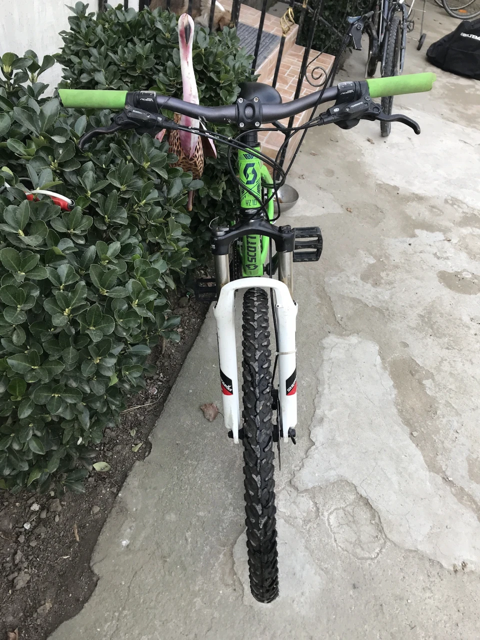 1. Vand bicicleta Scott voltage yz 10