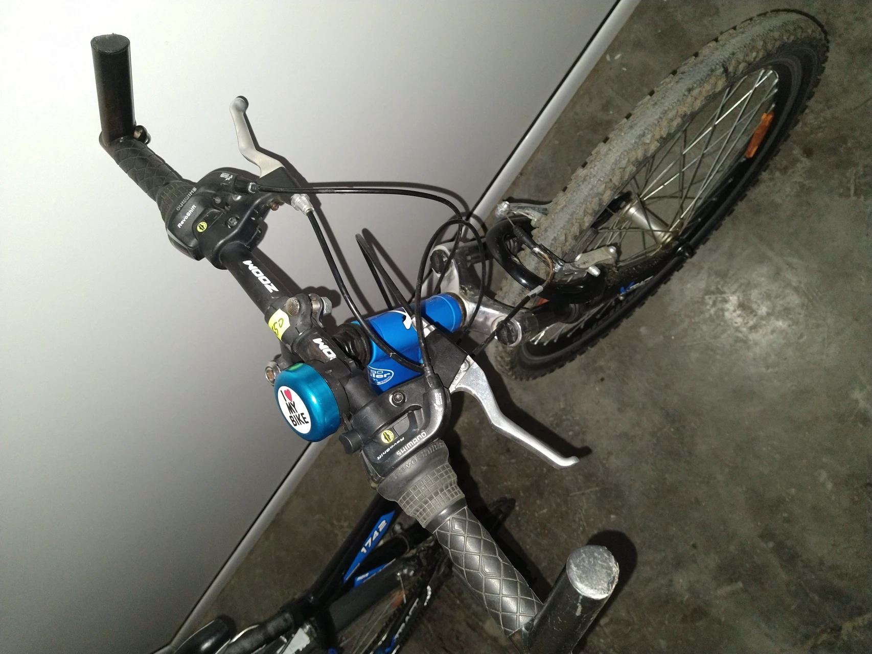 1. Bicicleta xTract 24"