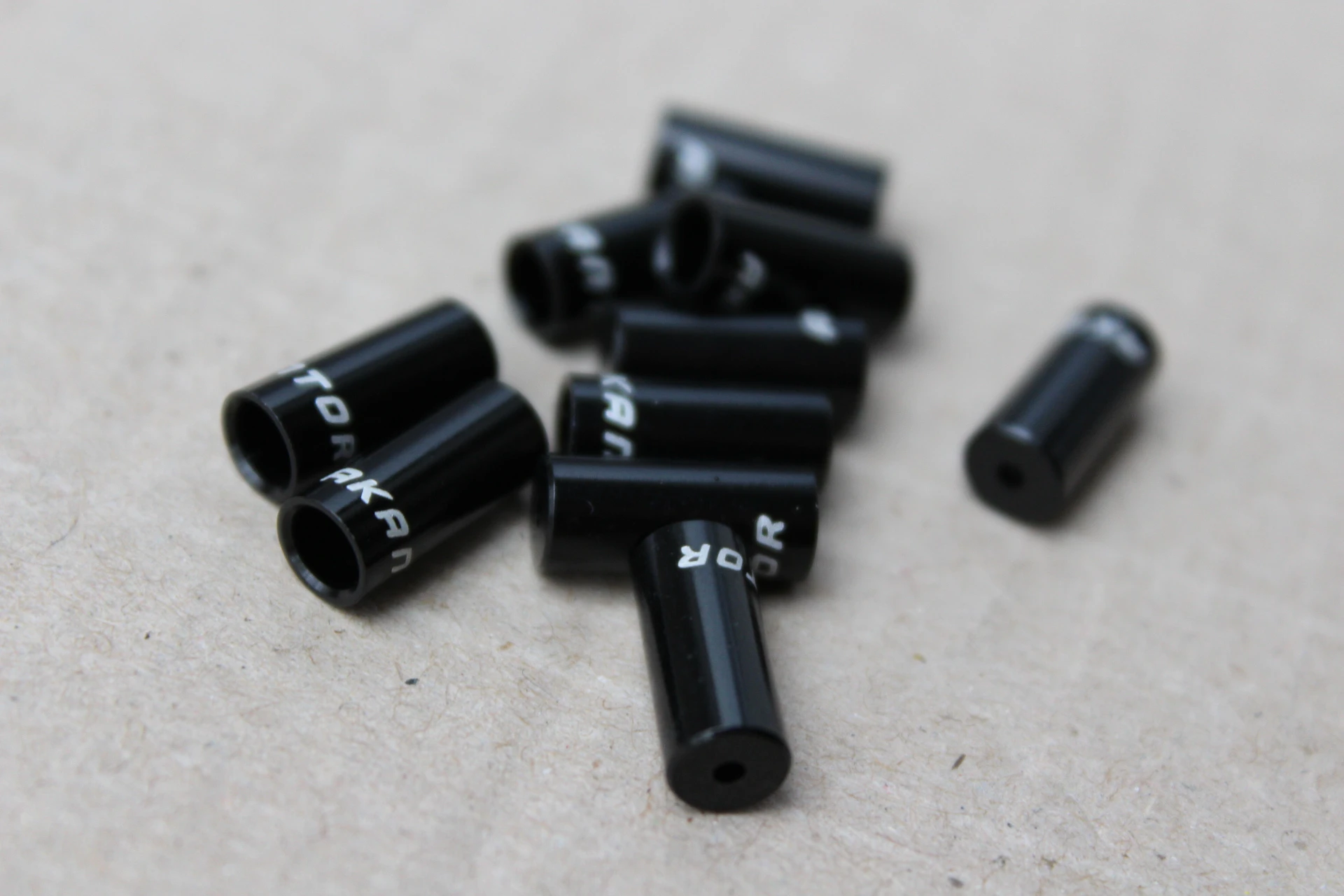1. Cap camasa aluminiu 6061 set 10buc. Negru 5mm diametru interior