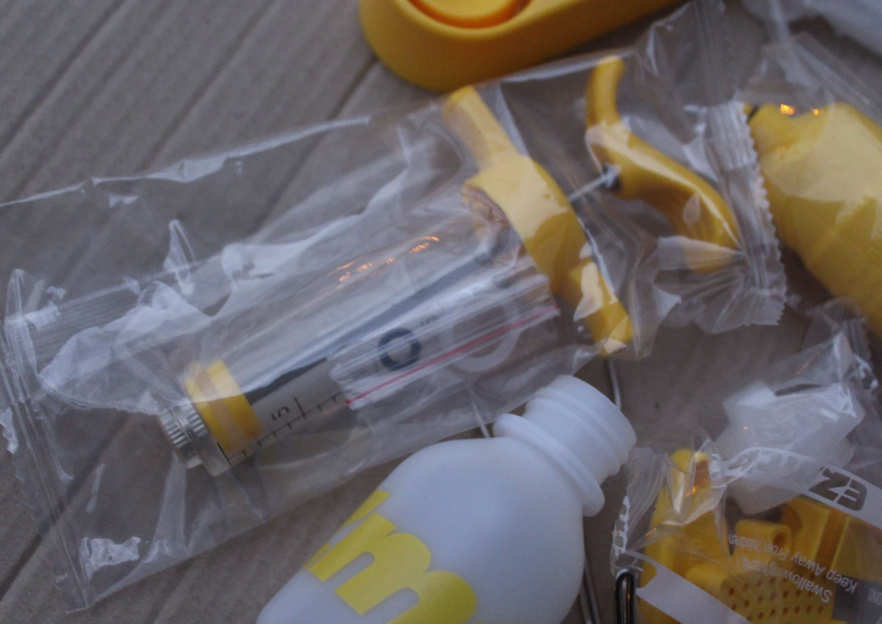 6. Bleed kit EZ Universal Comp - pentru frane, dropper si shock hidraulic