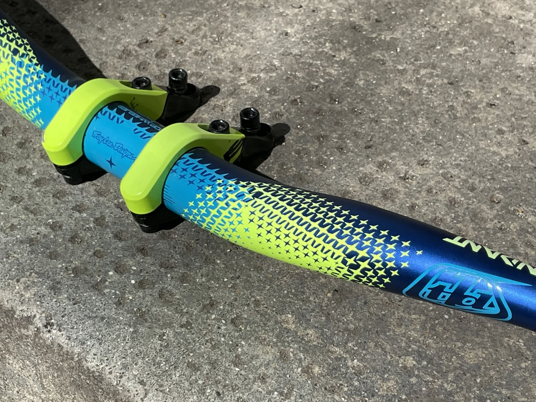 4. Combo pipă/ghidon Truvativ Troy Lee Designs / NS Bikes direct-mount