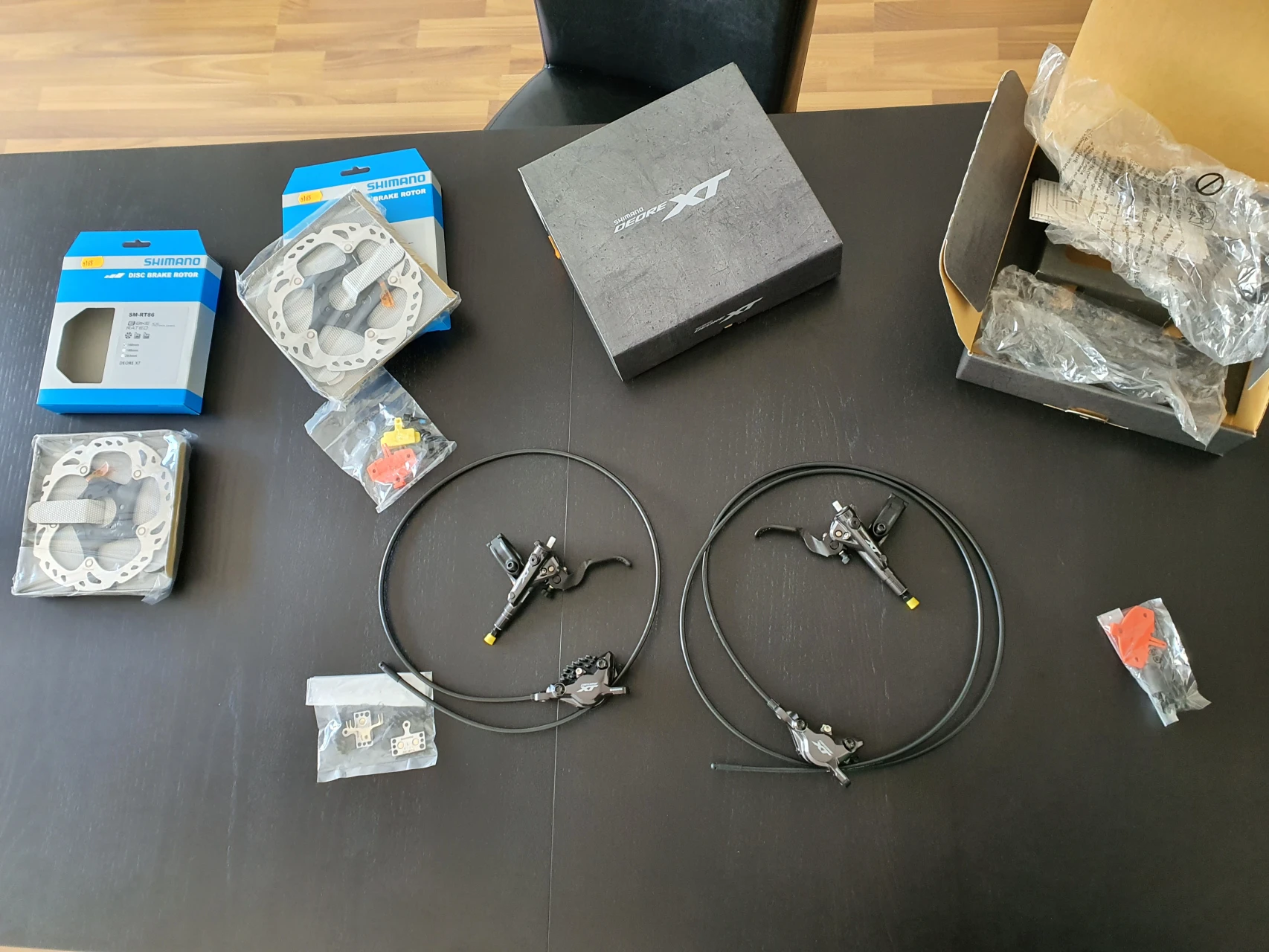 1. Placute frana Shimano Resin G03A