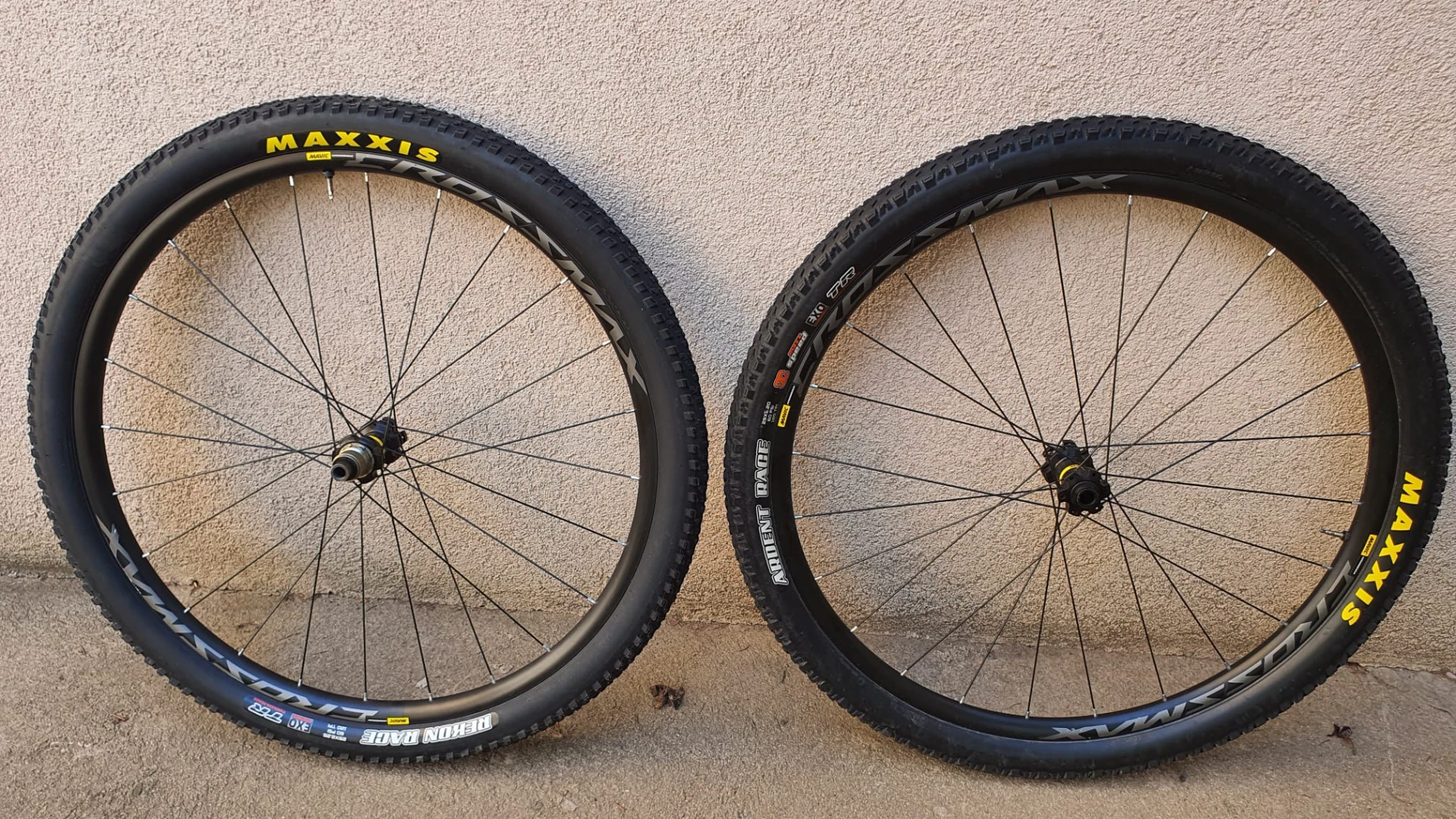 1. Set jante Mavic Crossmax Boost 29"
