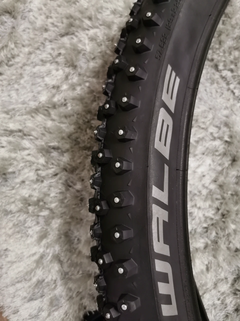 1. Anvelopa schwalbe spiker pro