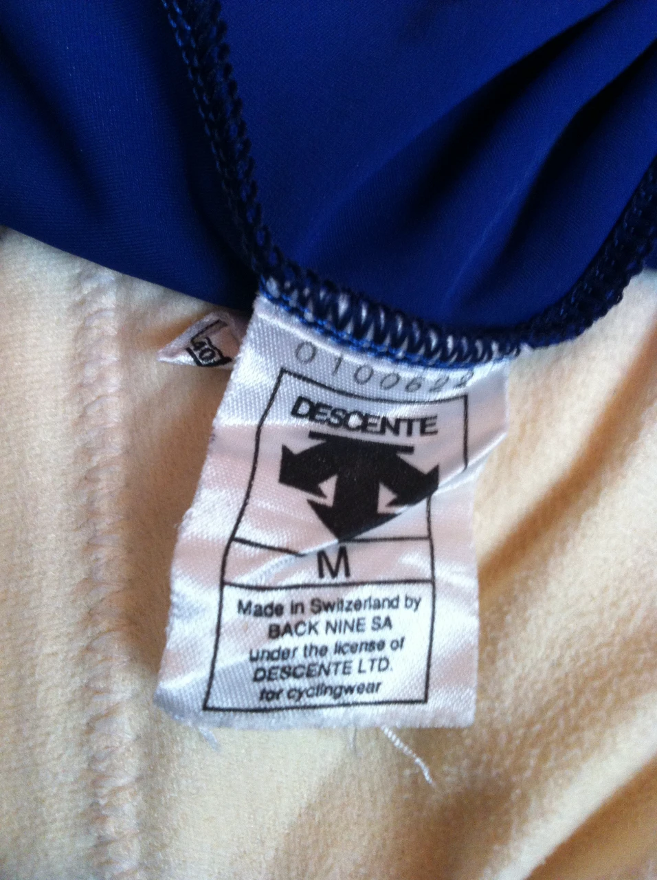1. Pantaloni DESCENTE
