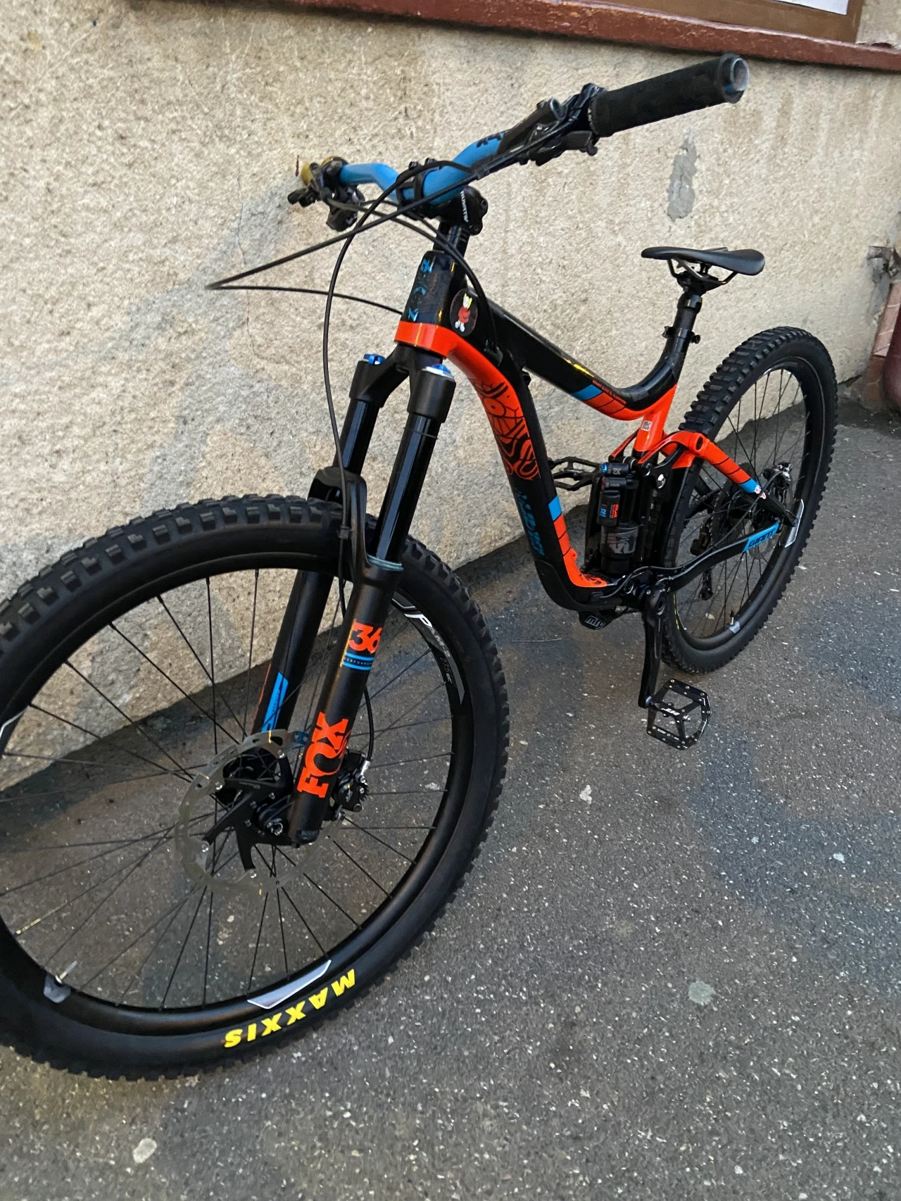 1. Giant Reign 1.5 LTD