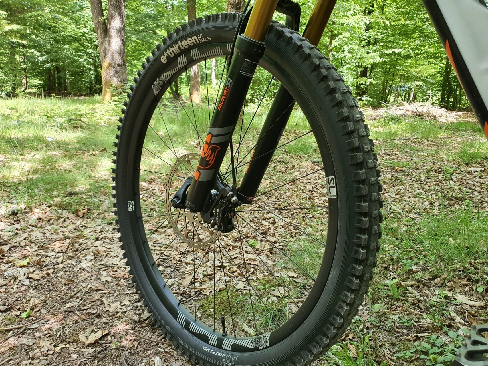 8. YT Jeffsy 29 CF Pro Race Bike, XTR, Fox Kashima, Full Carbon