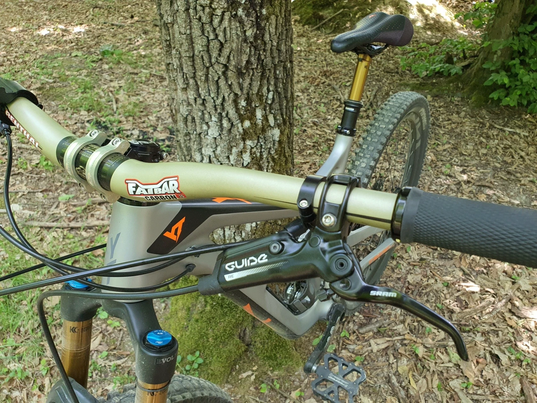 7. YT Jeffsy 29 CF Pro Race Bike, XTR, Fox Kashima, Full Carbon