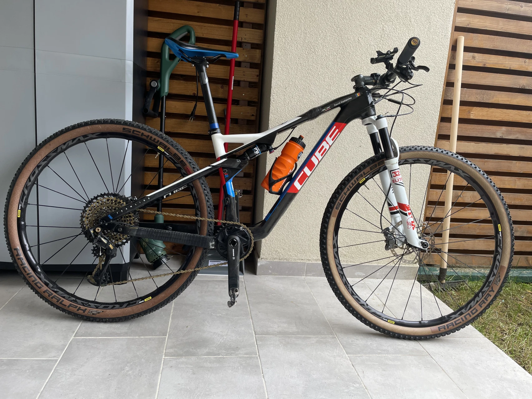 1. Furca Fox 32 SC