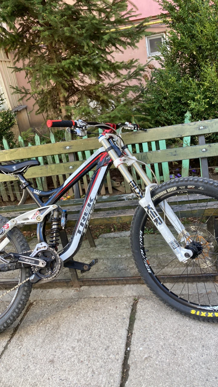 1. Trek session 8 Pentru intrebati aici!