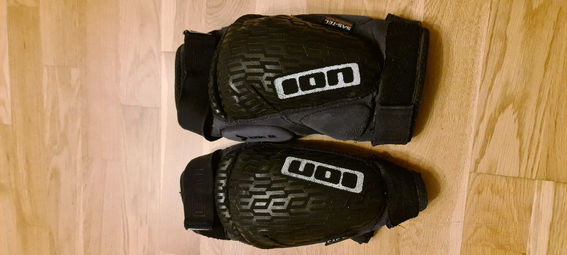 5. Genunchere MTB Ion, marime S