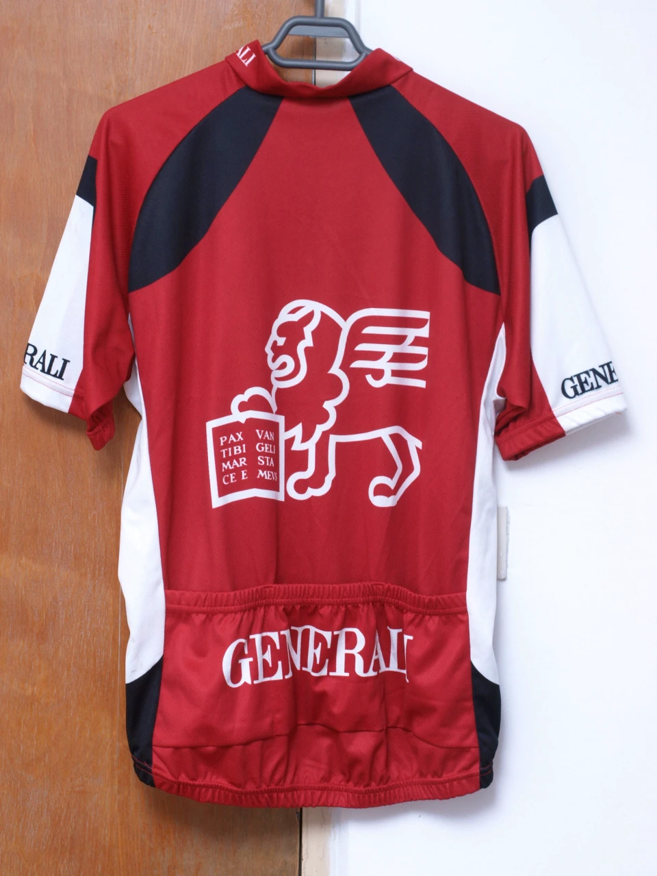 1. Tricou Generali L