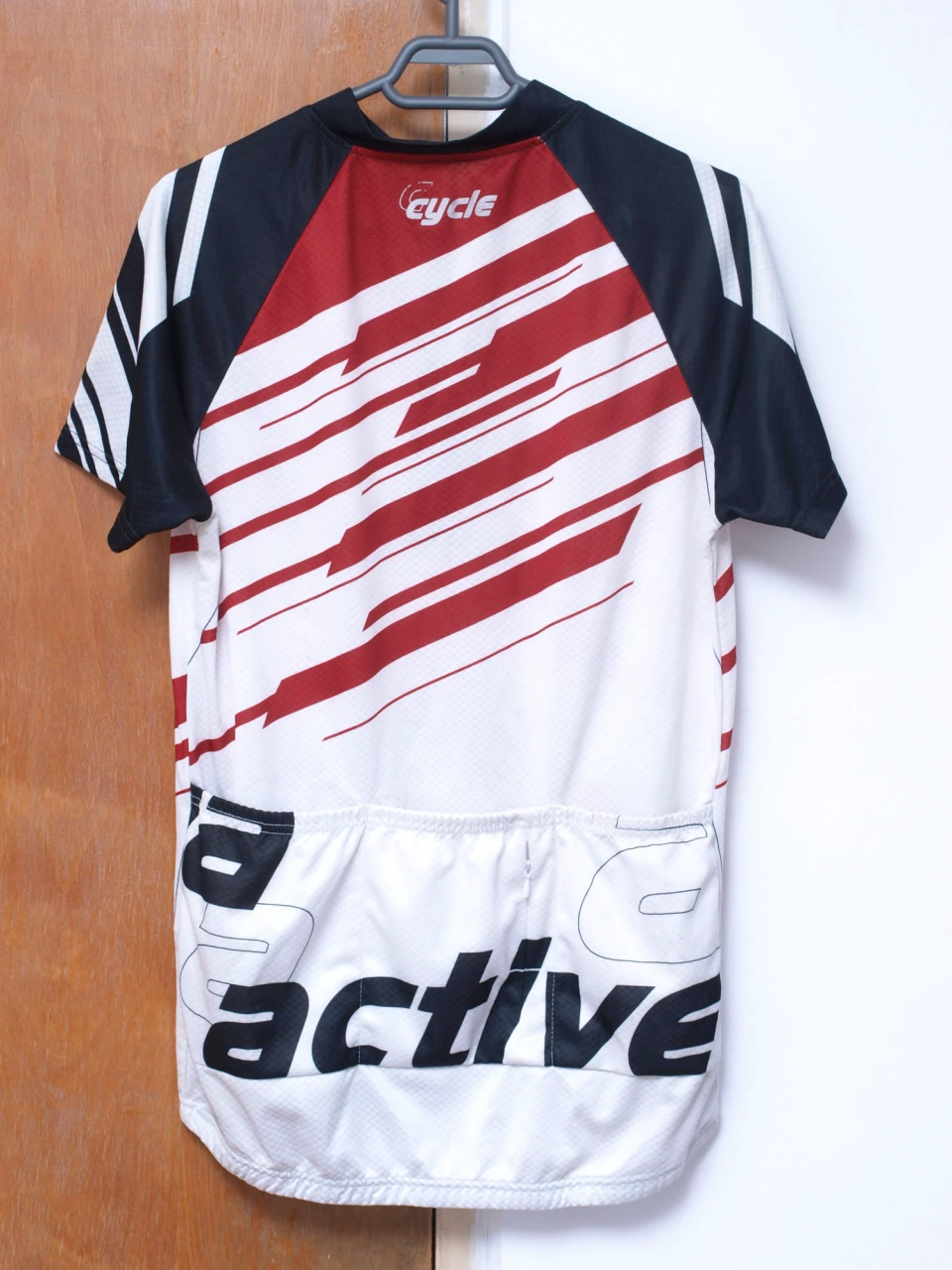 1. Tricou Crivit L rosu