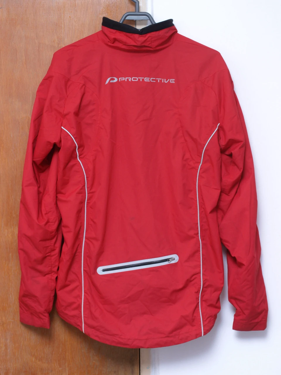 1. Jacheta impermeabila Protective S