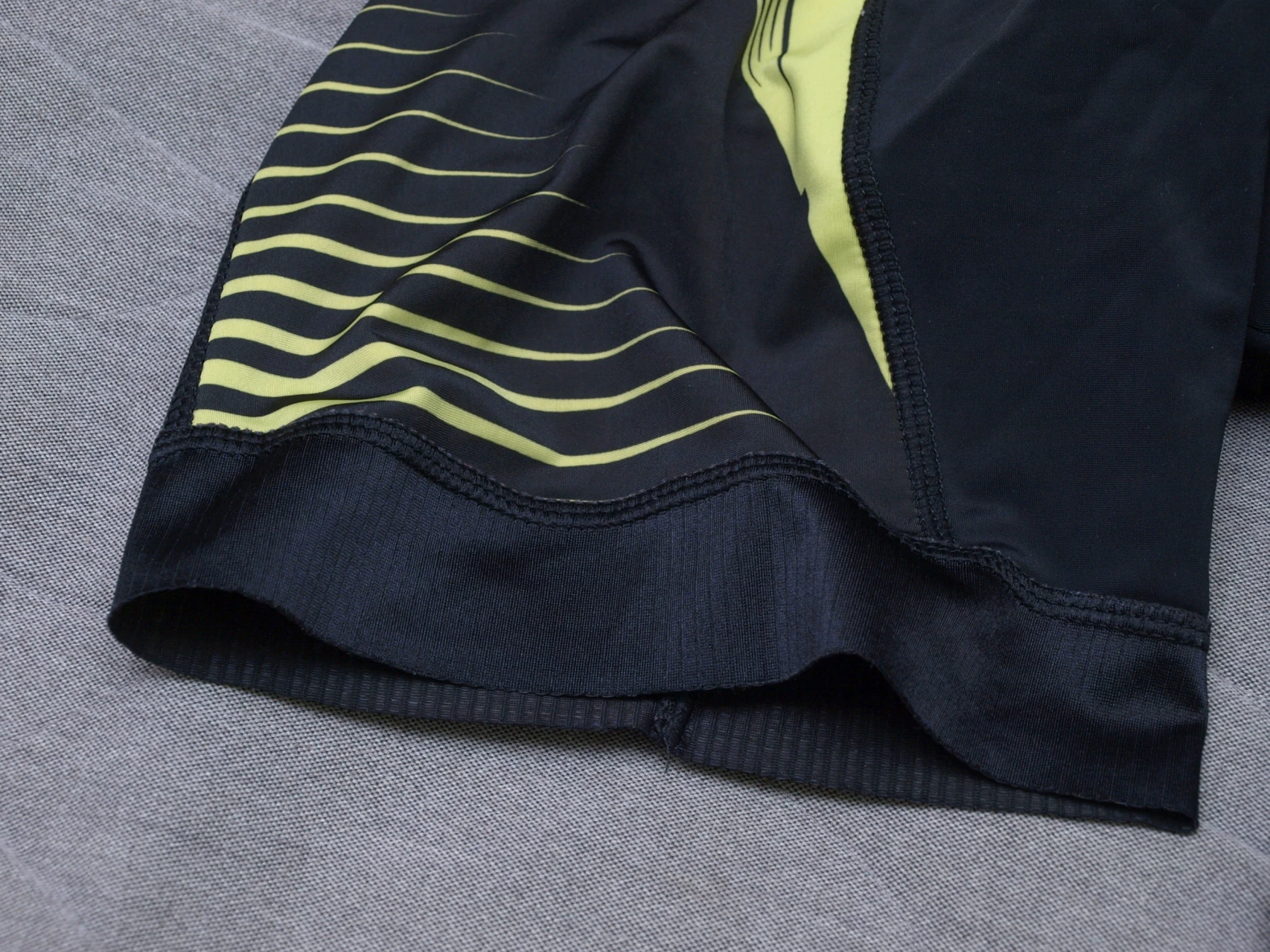 1. Pantaloni scurti aero Crivit Pro XL