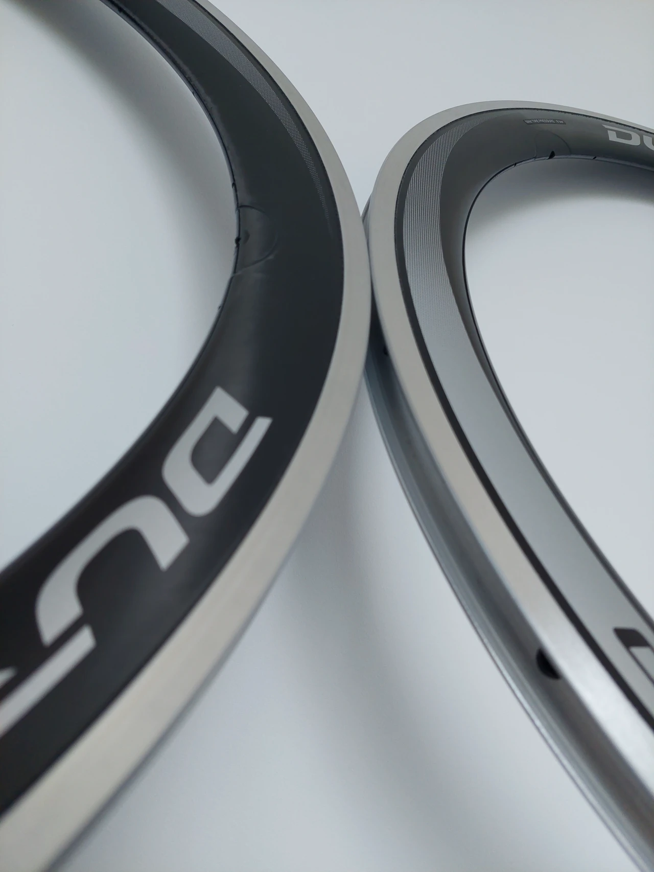 3. Shimano Dura Ace WH-9000 - Set jante noi carbon C50 + Butuci fata/spate
