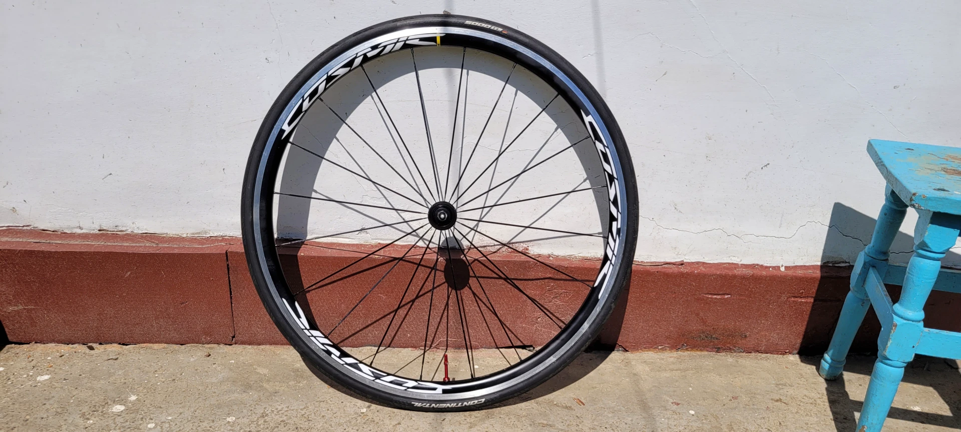 1. Roata față Mavic Cosmic elite ust