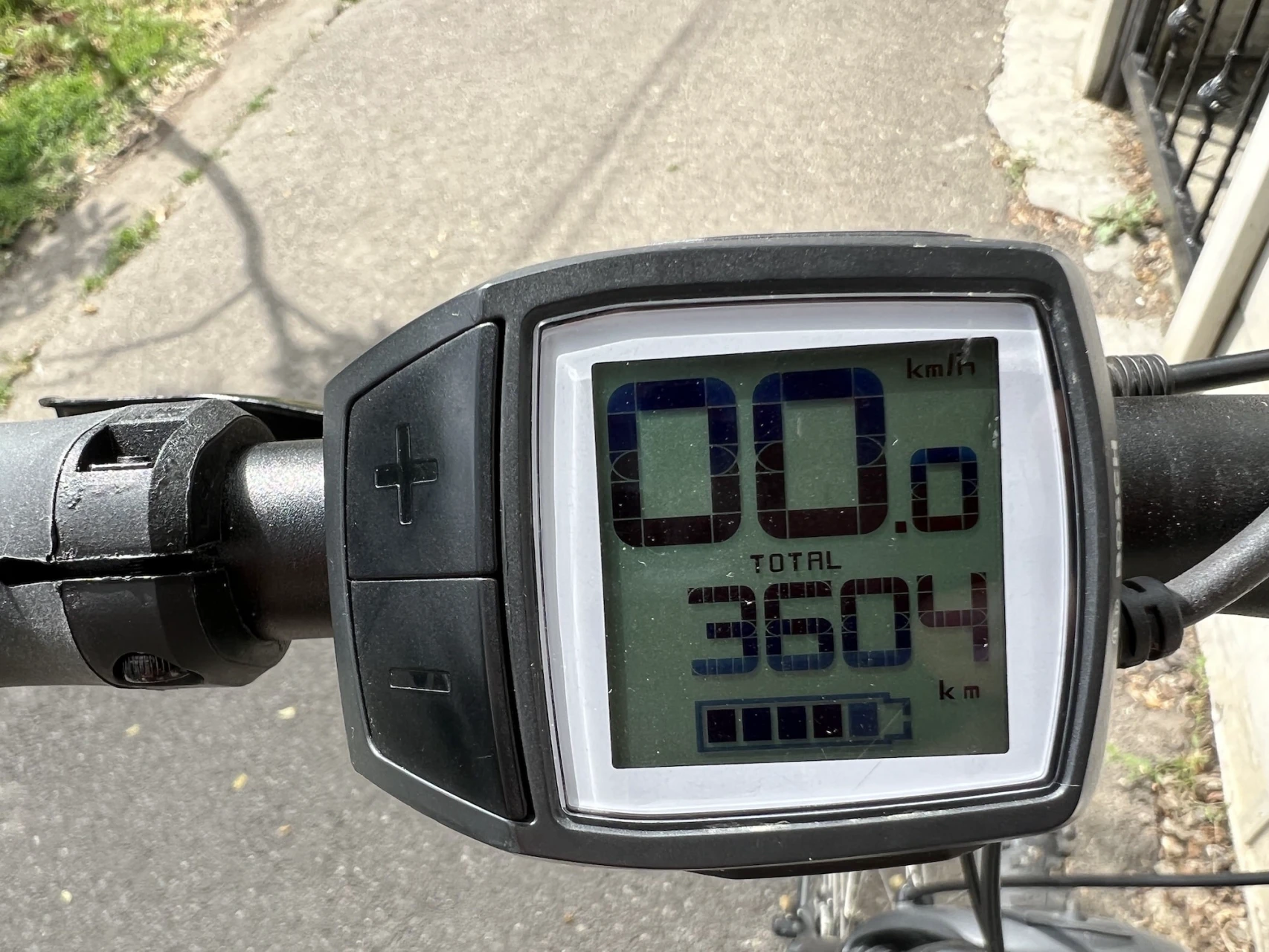 1. Bicicleta electrica Cube Cross Hybrid Pro 400, model 2018