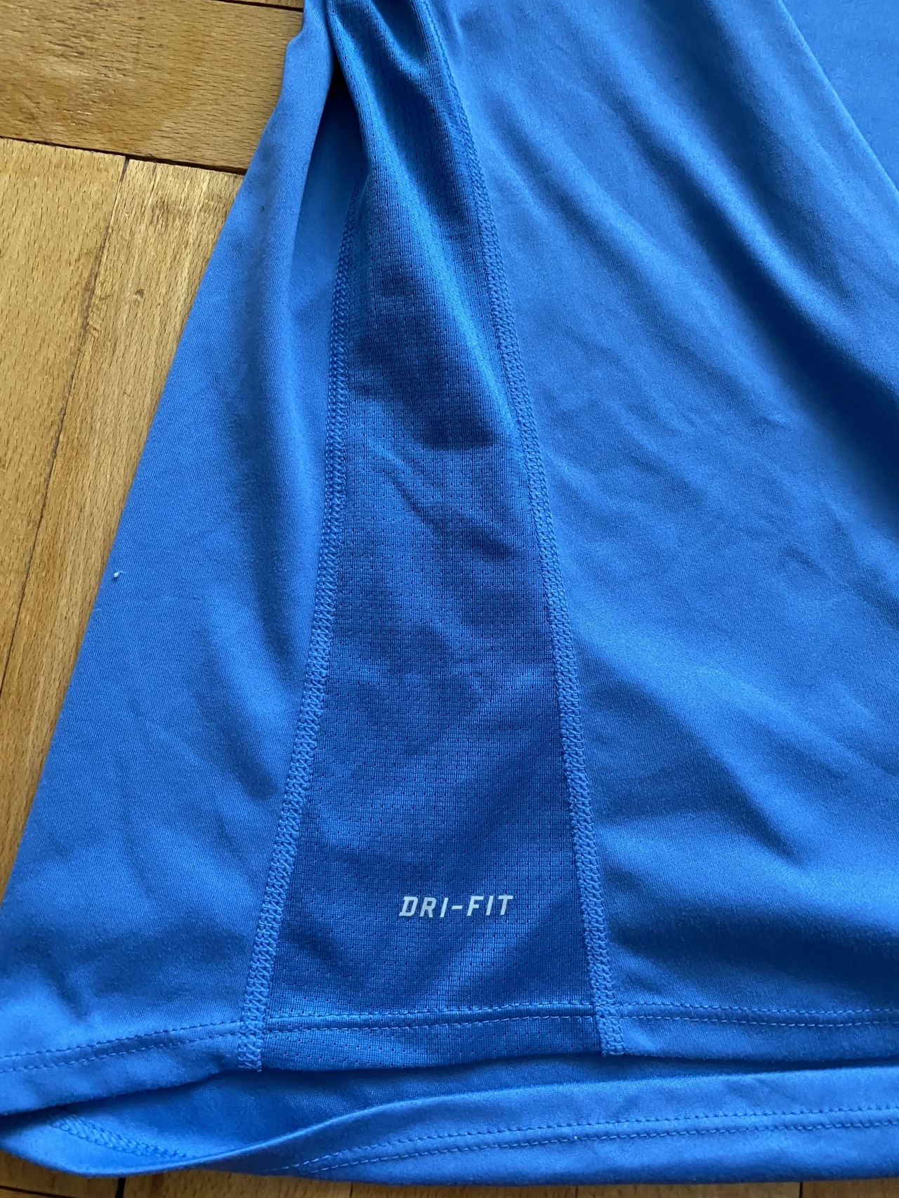 1. Tricou Nike Dama alergare L