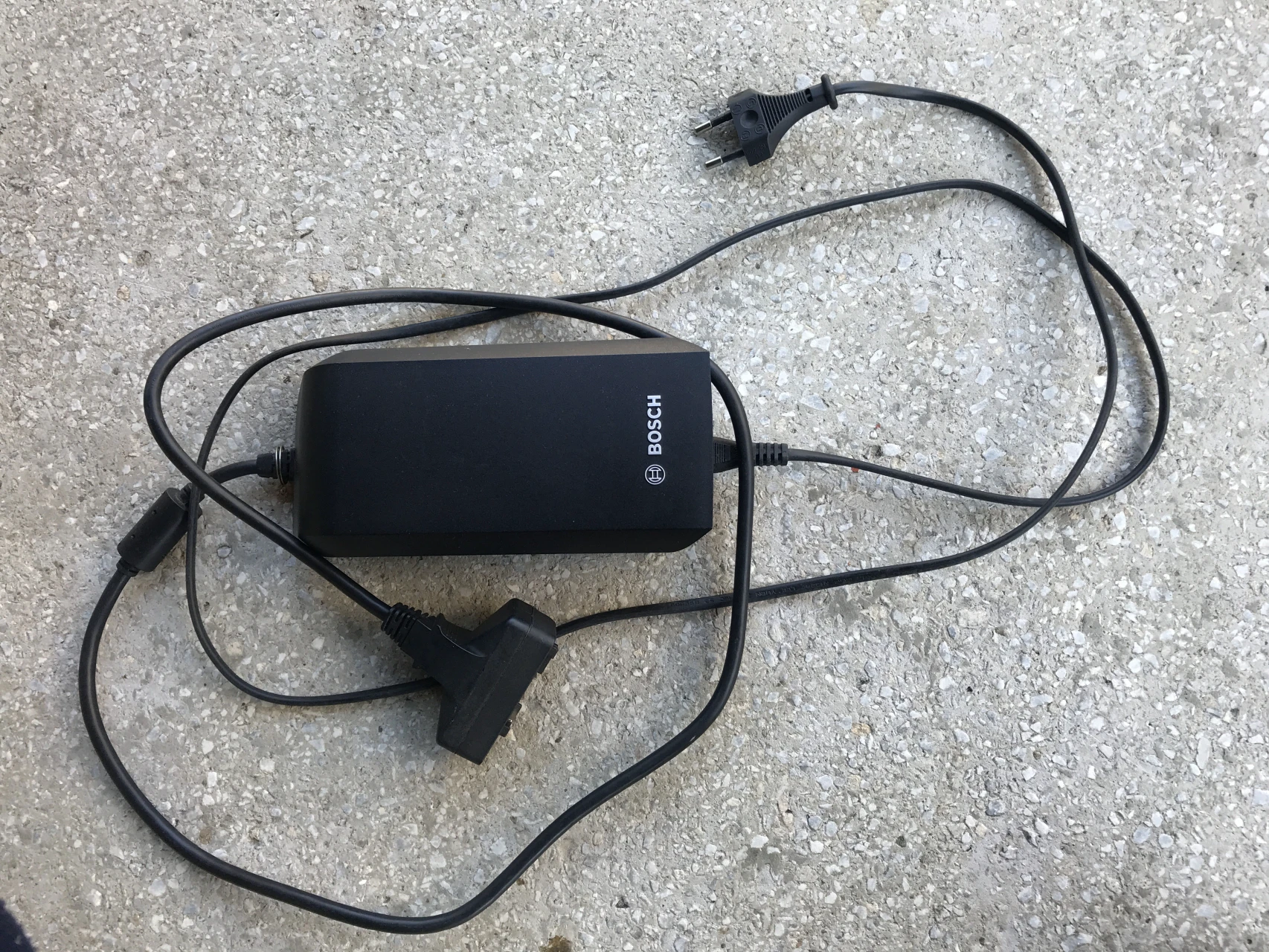 1. Bicicleta electrica asistata Hercules Roberta 8 Pro