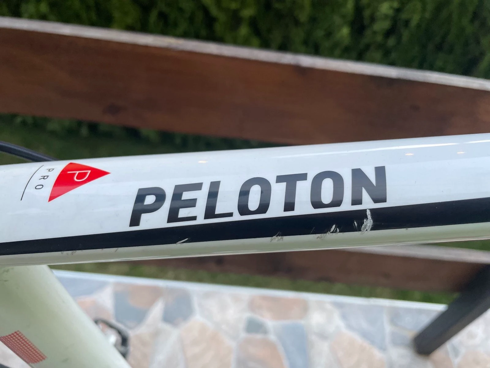 1. Vand bicicleta Cube Peloton Pro