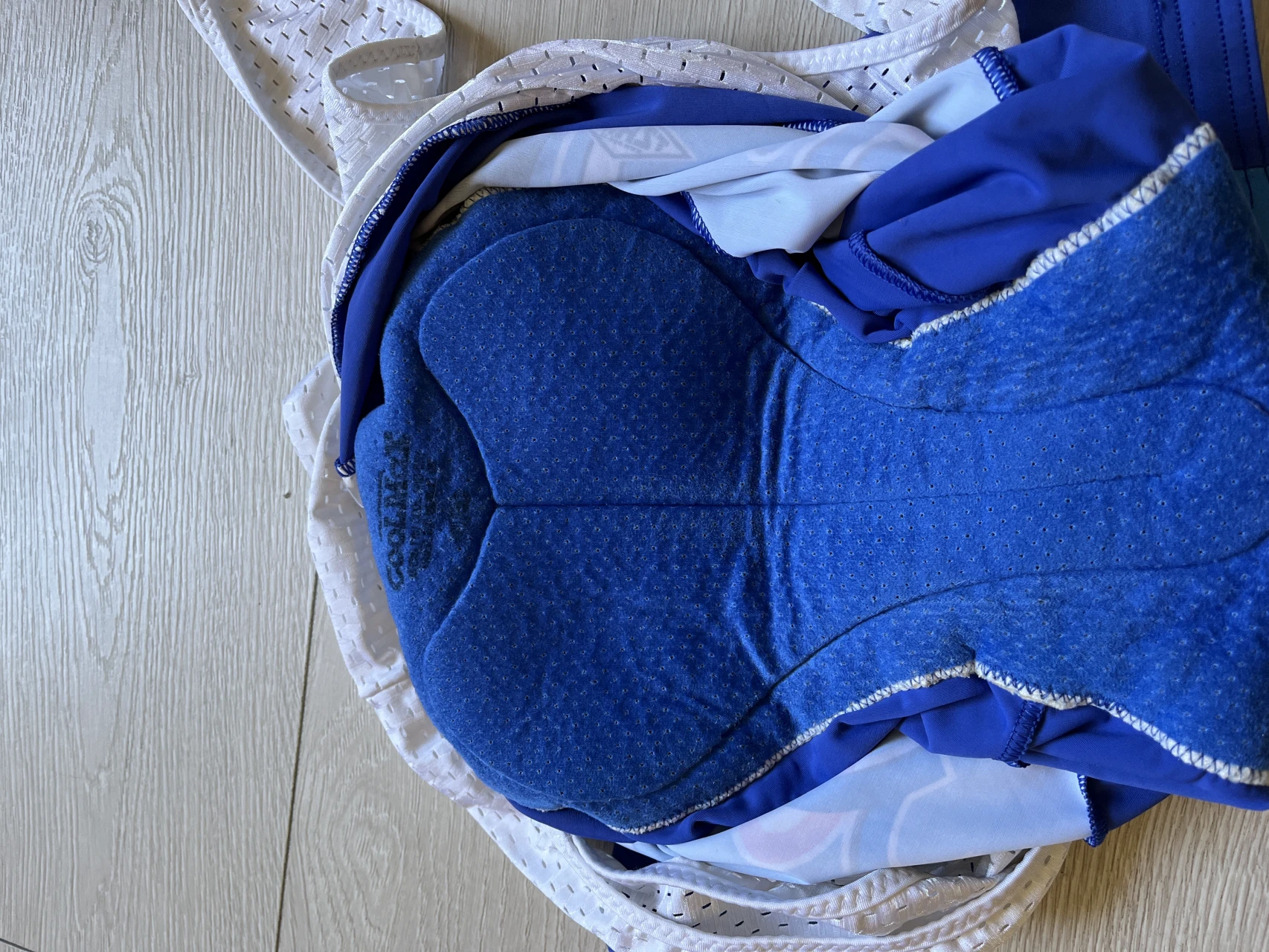 1. Pantaloni tzamo masura M