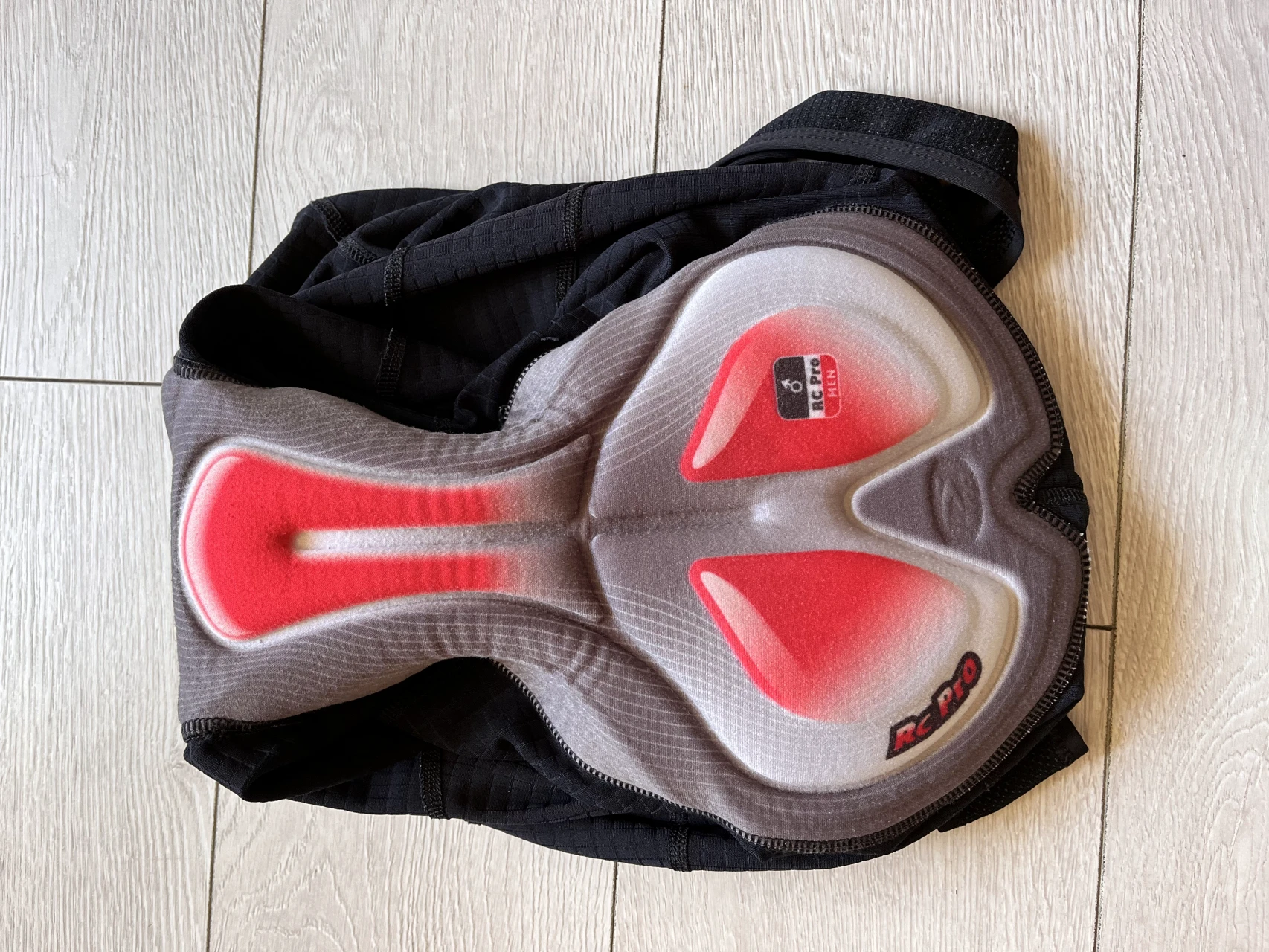 1. Pantaloni sugoi Rc pro L
