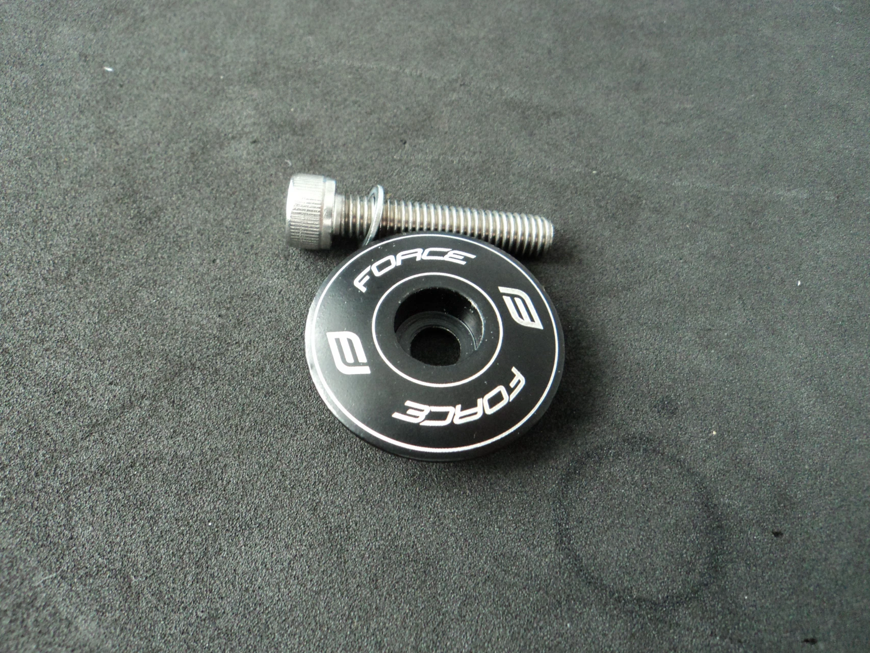 1. Capac cuvete 1-1/8" Force