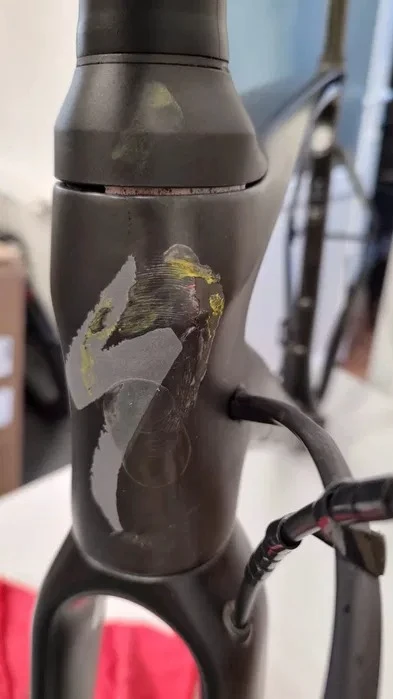 1. Cadru Specialized Roubaix Fact10R - crăpat