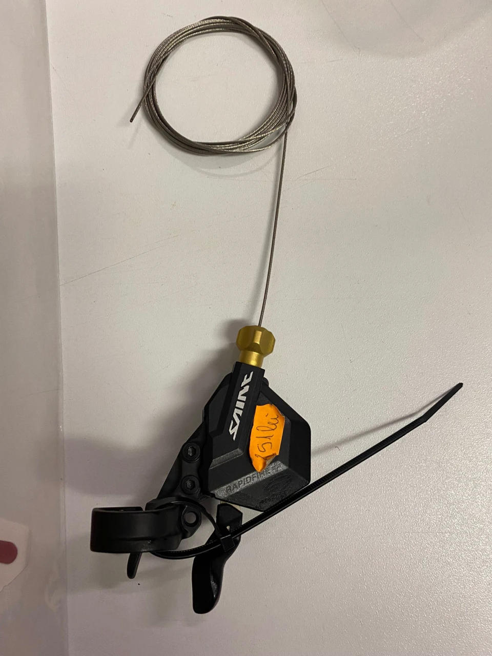 1. Maneta Shimano Saint M810