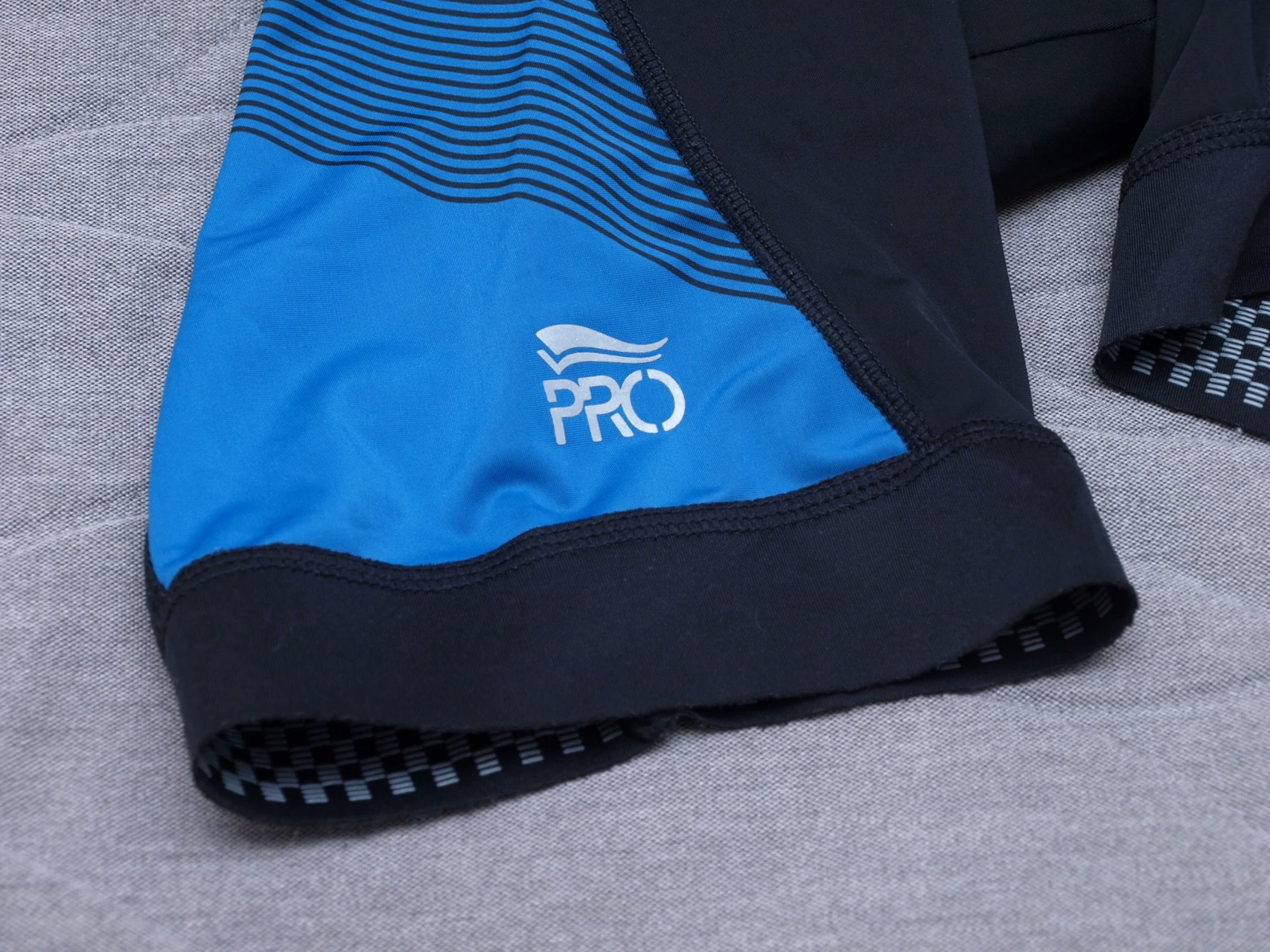 1. Pantaloni scurti Crivit Pro aero M albastrii