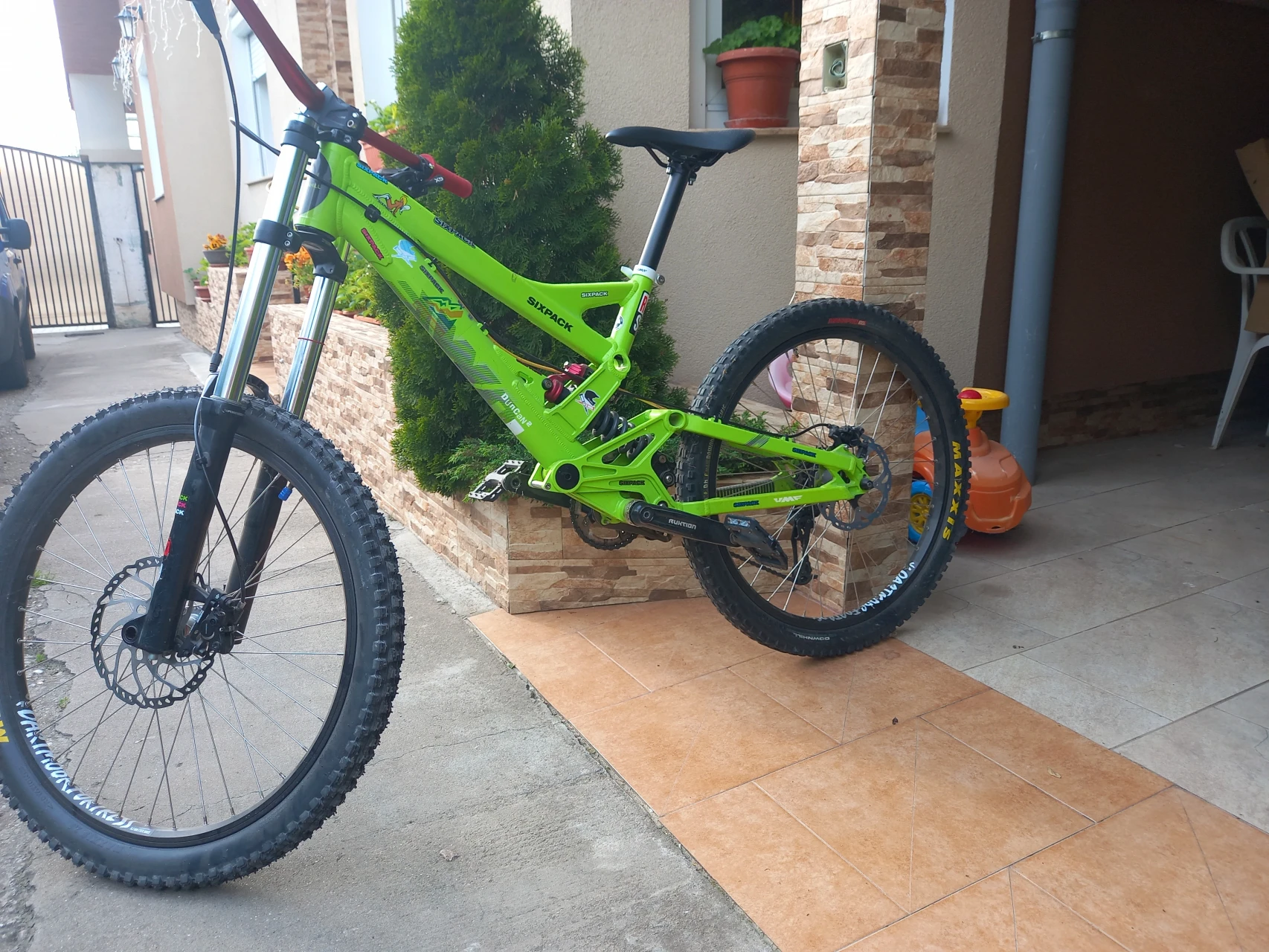 1. Bicicleta Downhill UMF Duncan