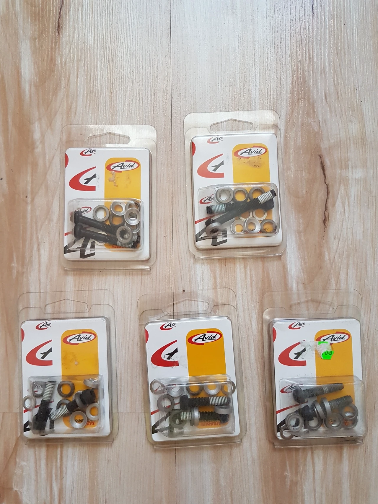 4. Șuruburi, adaptoare SRAM/Avid/Shimano pentru frâne