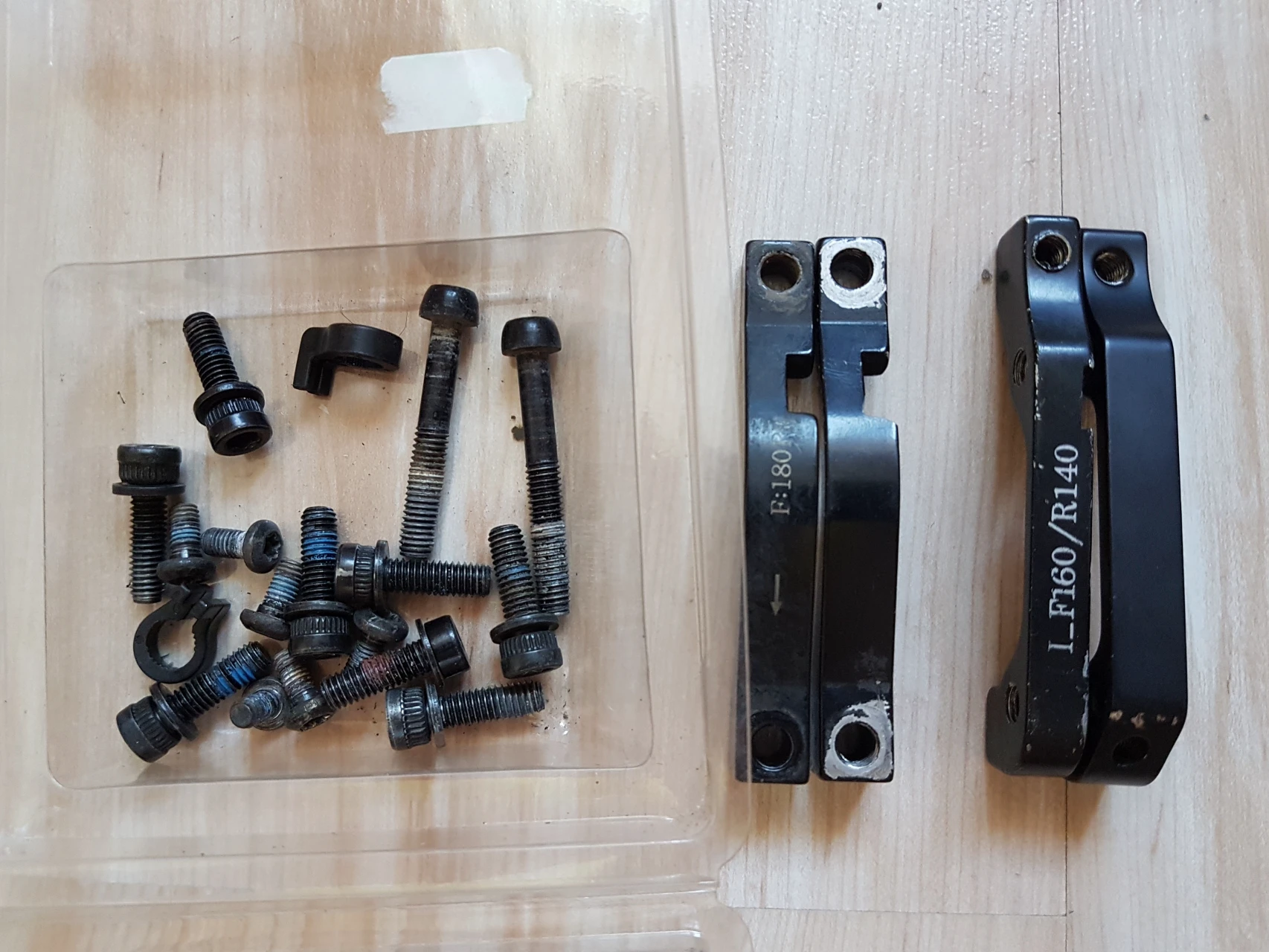 2. Șuruburi, adaptoare SRAM/Avid/Shimano pentru frâne