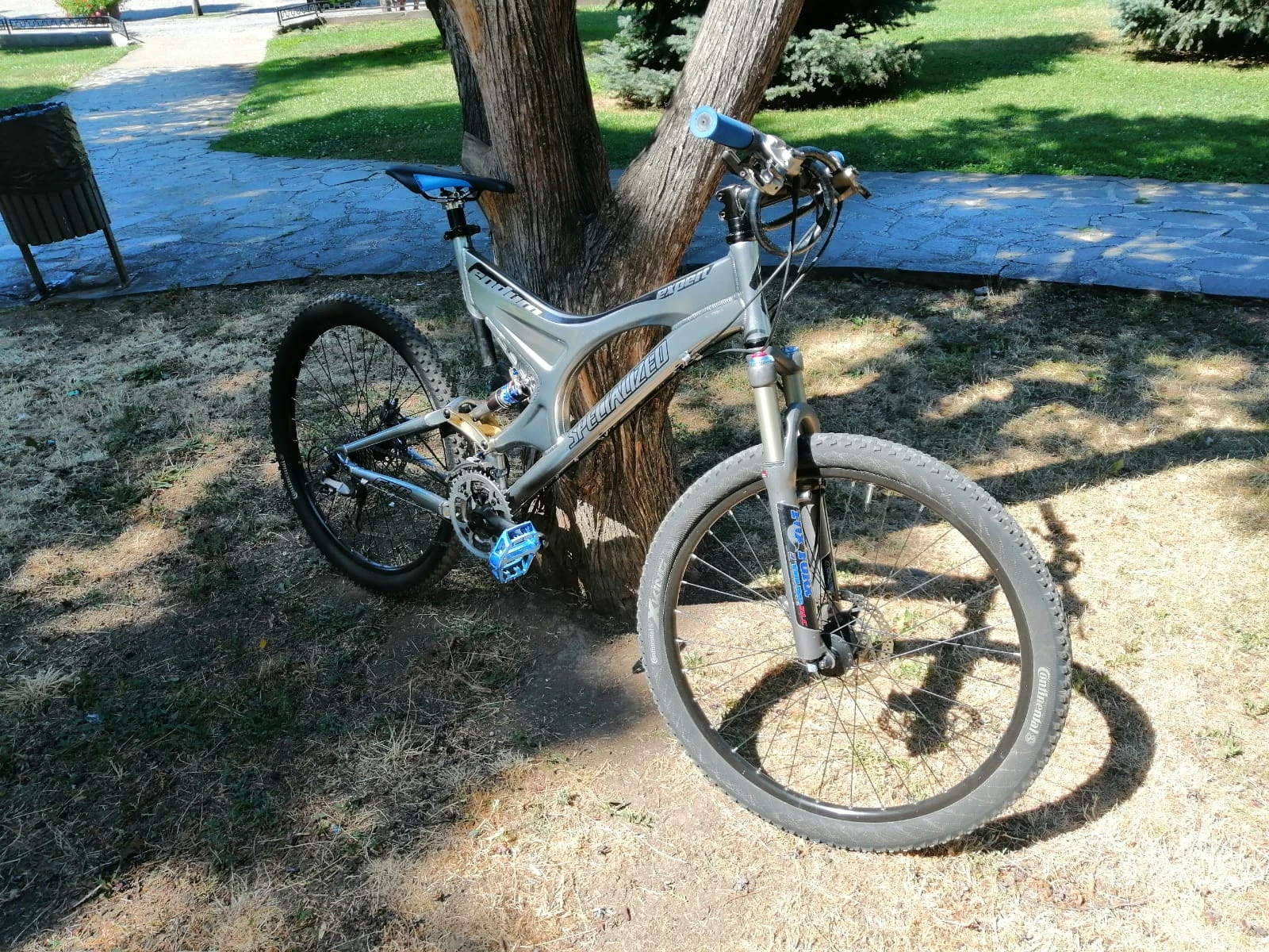 1. Bicicleta Specialized Enduro Expert